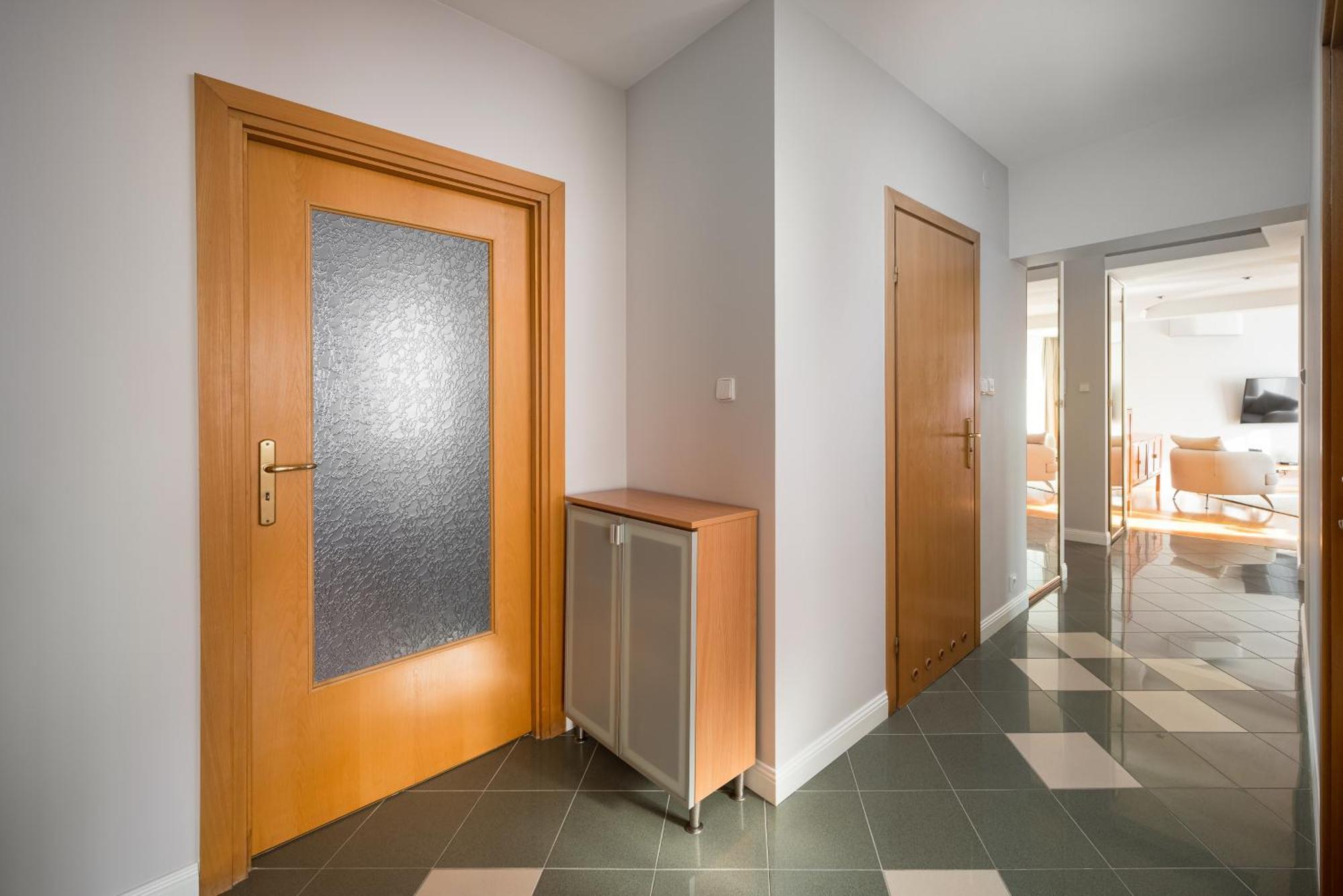 Metro Imielin 2-bedroom * Warsaw