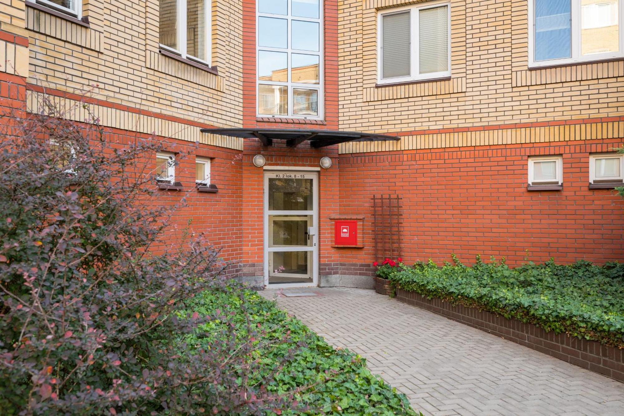 Metro Imielin 2-bedroom Apartment Warsaw
