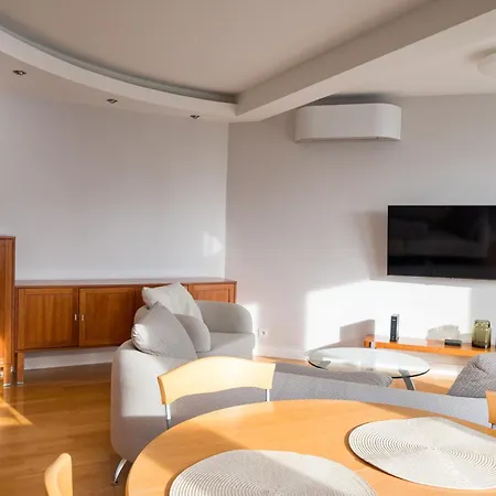 Metro Imielin 2-Bedroom Apartment Warsaw Exterior photo