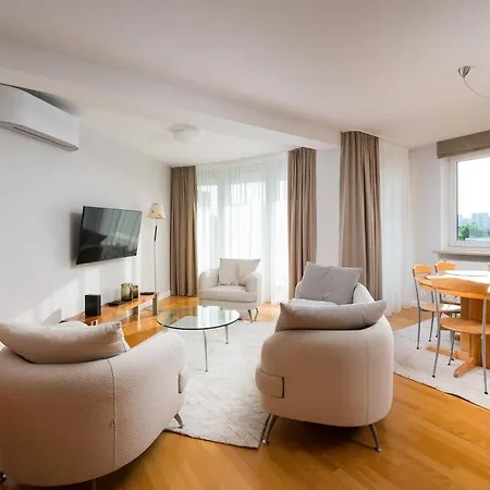 Metro Imielin 2-Bedroom Apartment Warsaw Exterior photo