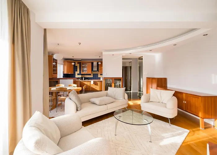 Metro Imielin 2-Bedroom Apartment