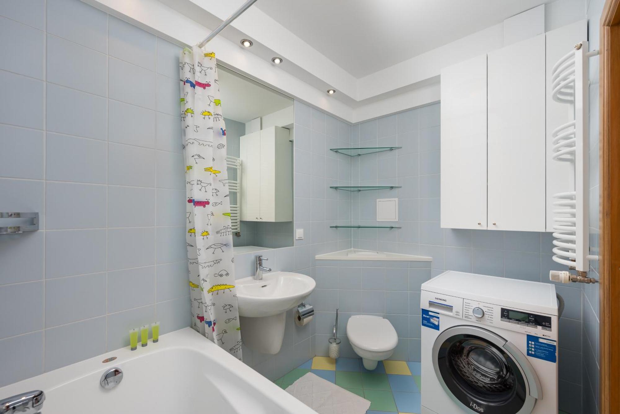 Metro Imielin 2-bedroom * Varsovia