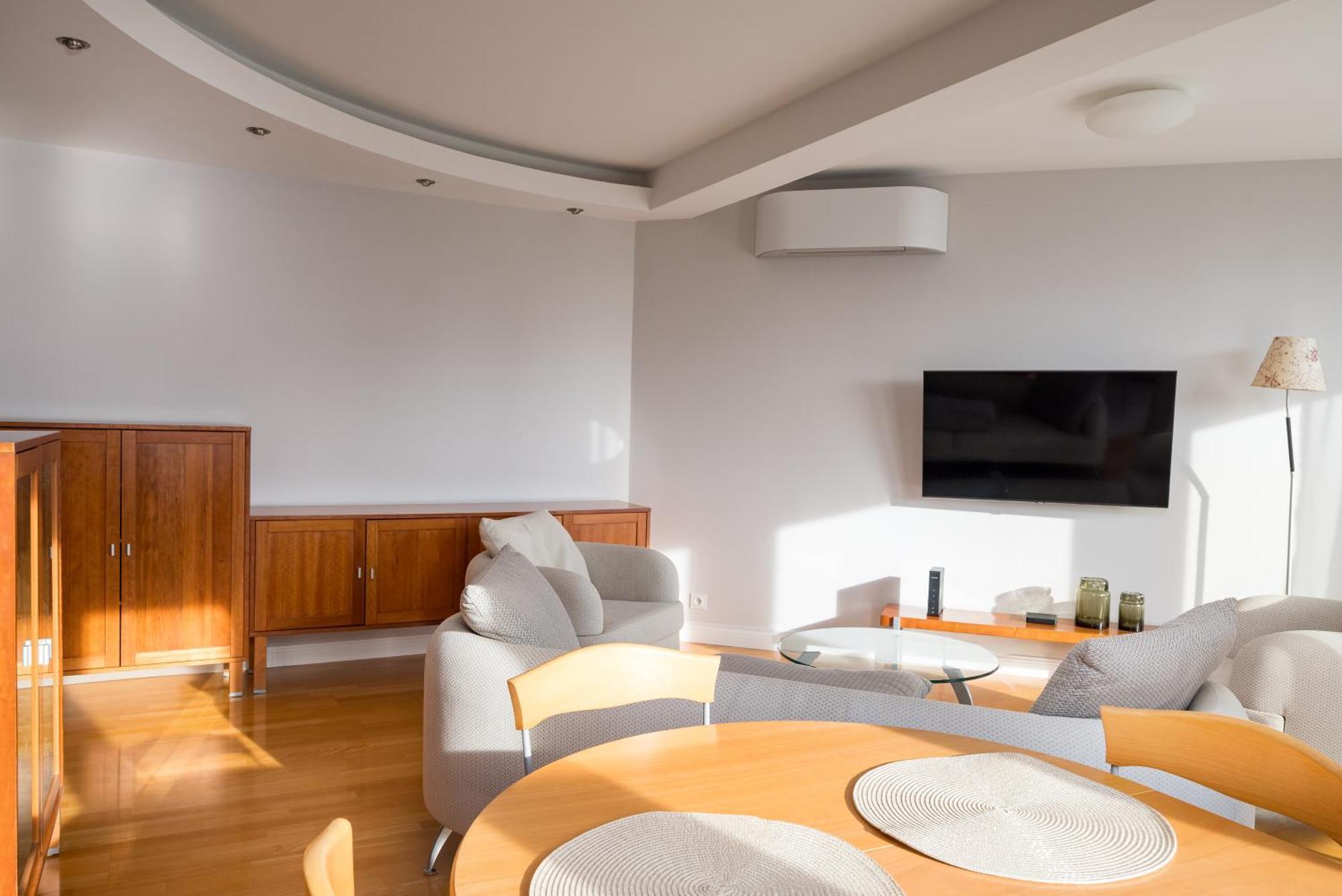 Metro Imielin 2-bedroom Apartamento